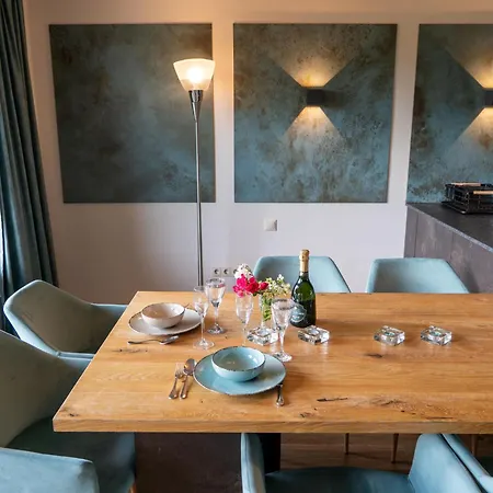 Penthouse Deluxe Galerie 2 Stoeckig By Interhome