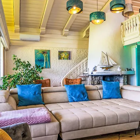 Penthouse Deluxe Galerie 2 Stoeckig By Interhome Strobl