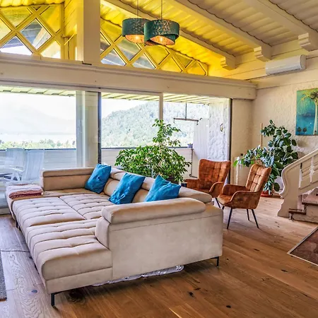 Apartman Penthouse Deluxe Galerie 2 Stoeckig By Interhome