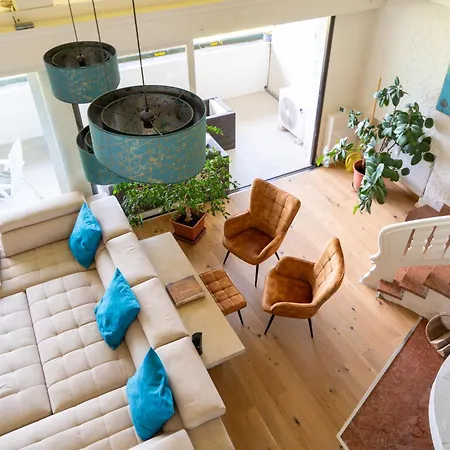 Penthouse Deluxe Galerie 2 Stoeckig By Interhome